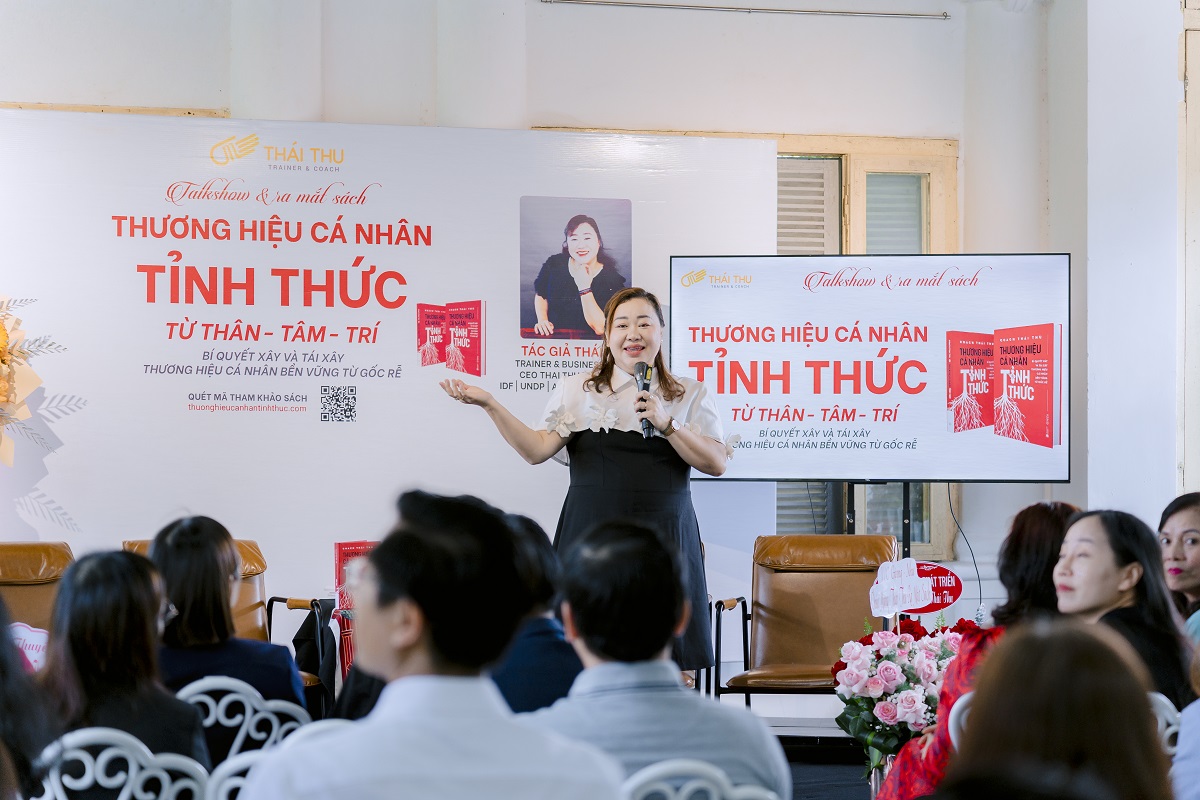 Tác giả Coach Thái Thu giao lưu với bạn đọc