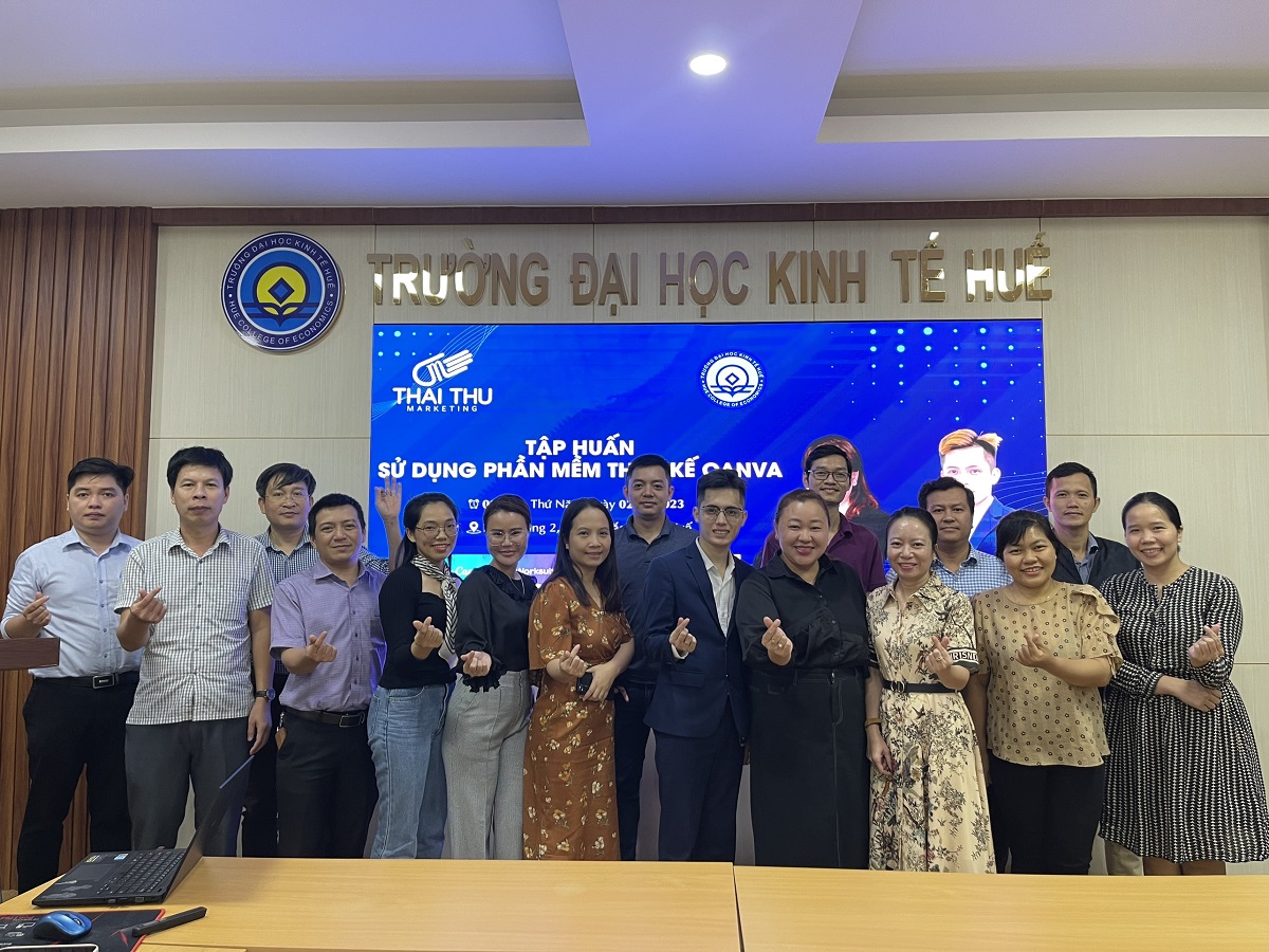 TẬP HUẤN SỬ DỤNG PHẦM MỀM THIẾT KẾ CANVA CHO 30 GIẢNG VIÊN, CÁN BỘ PHÒNG BAN TRƯỜNG ĐẠI HỌC KINH TẾ HUẾ
