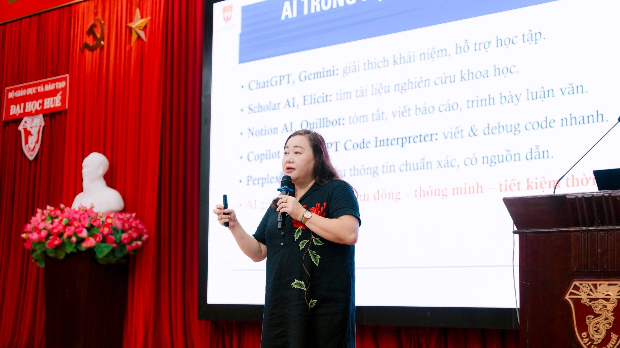 Hơn 600 Sinh Viên Huet Khám Phá Cách Sử Dụng AI Đúng Cách